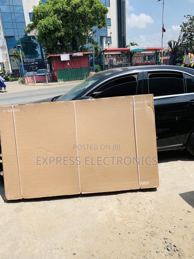 Revolutions Uhd Smart Samsung 85”Du8000 · Photo 2