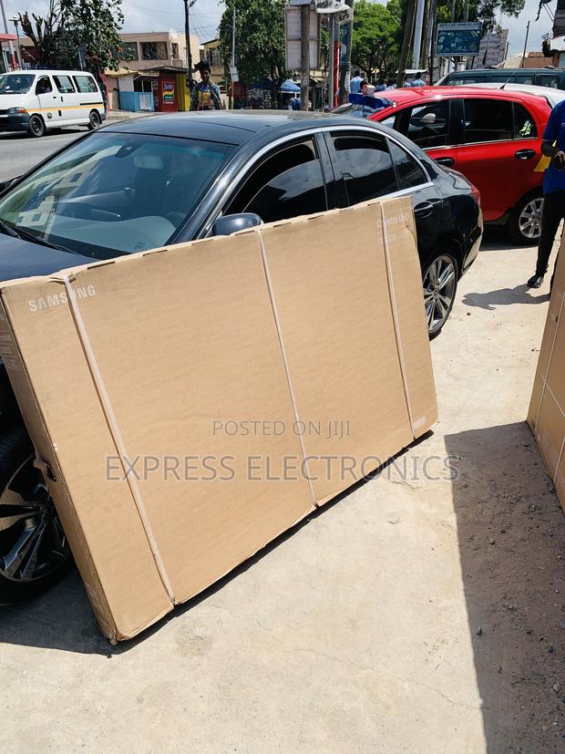 Samsung —-Uhd Smart 75”Du80000 · Photo 1