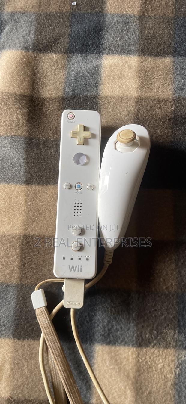Original Nintendo Wii Controller ( Wireless) · Photo 1