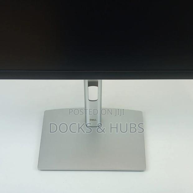Dell 24" USB-C Hub Monitor With Comfortview Plus - P2422he · Photo 2