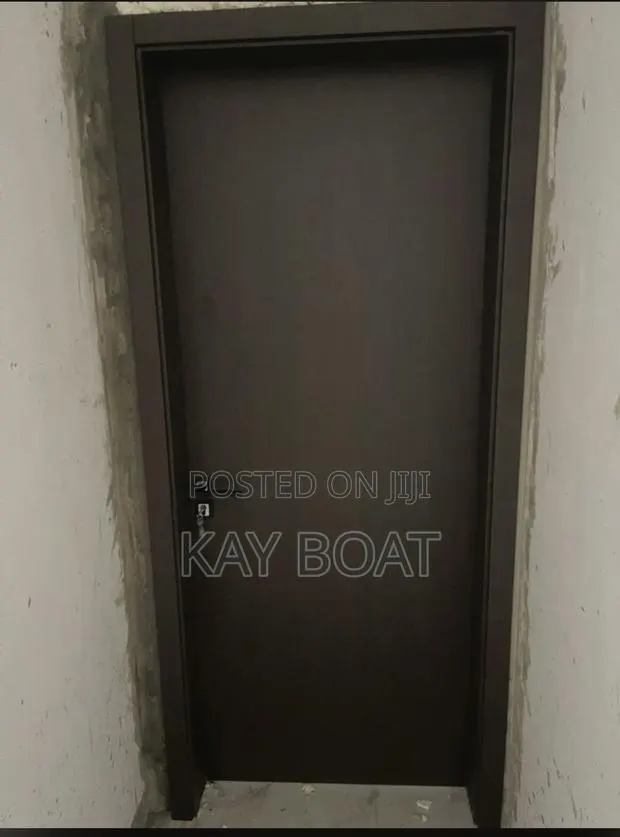 Heavy Pure Wood Door · Photo 1