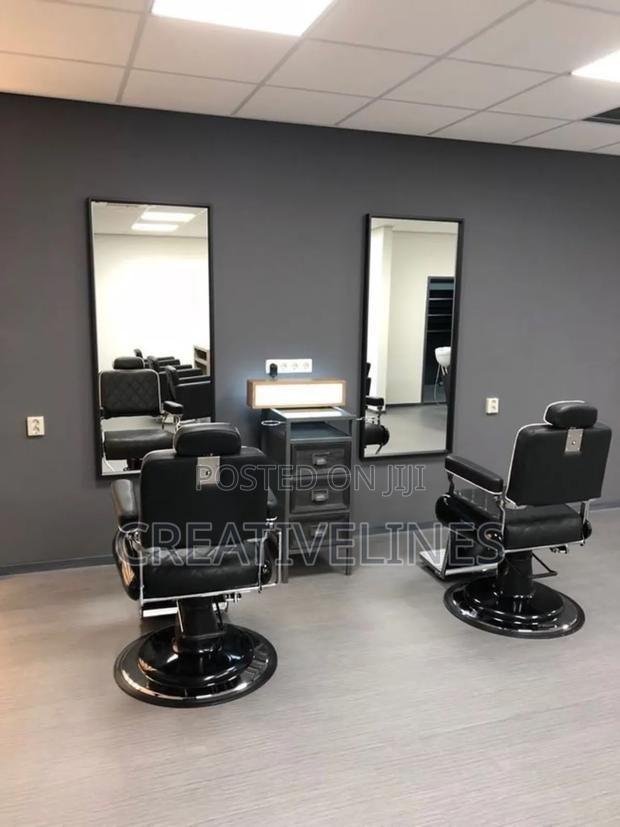 Barbering Shop Interior Decor · Photo 4