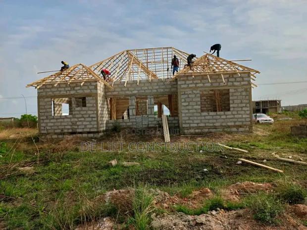 Are You Looking for a Professional Roofing Carpenter? · Photo 5