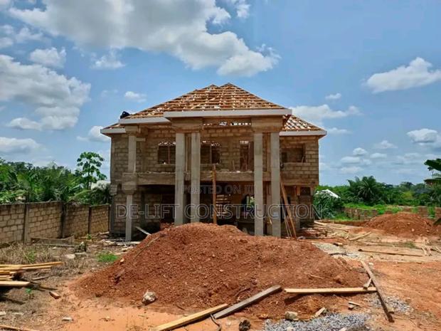 Are You Looking for a Professional Roofing Carpenter? · Photo 7