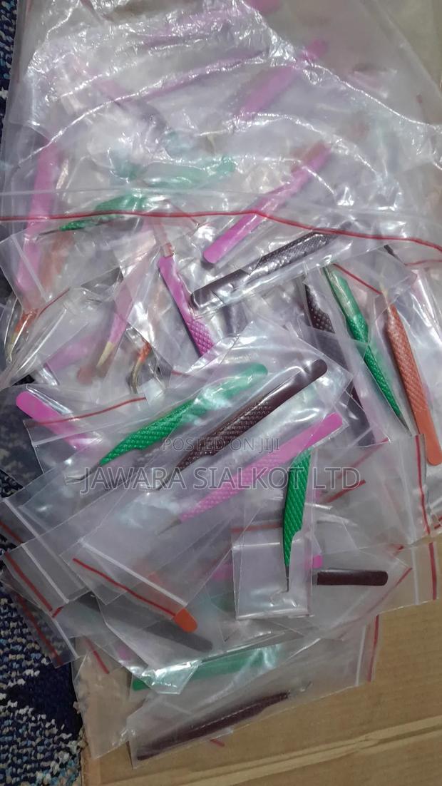 Fiber Tip Tweezer With Different Tip Design and Colors · Photo 2