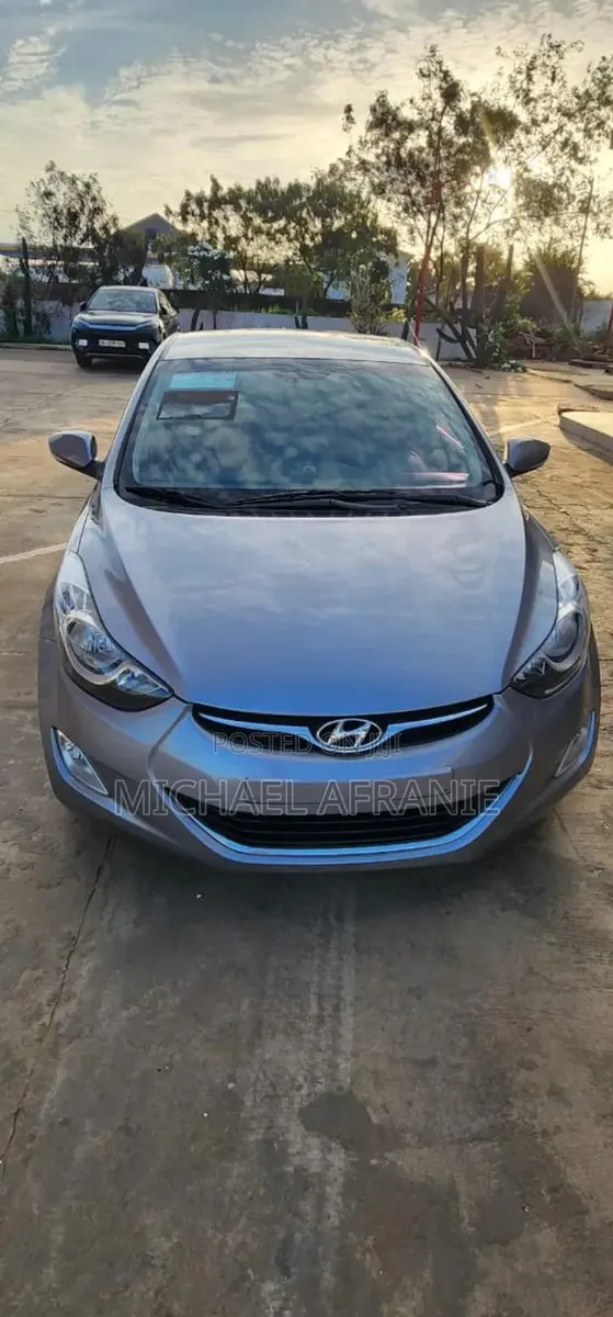 Hyundai Elantra SE 4dr Sedan (1.8L 4cyl 6A) 2015 Gray · Photo 1