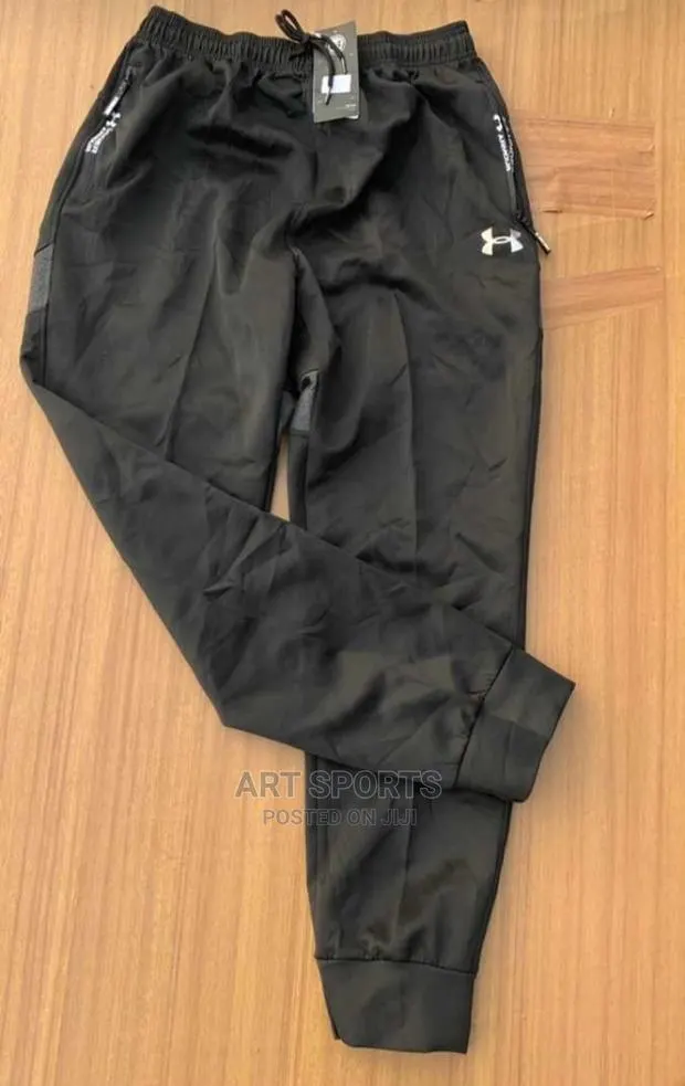 Under Amour Joggers · Photo 1