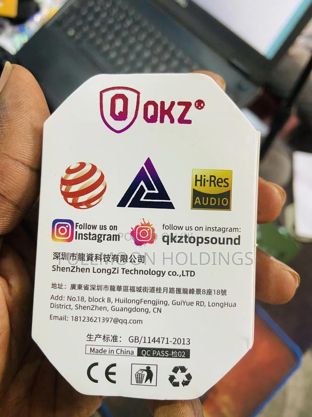 Qkz In-ear Wired Earphones Monitor Headphones Hifi · Photo 2