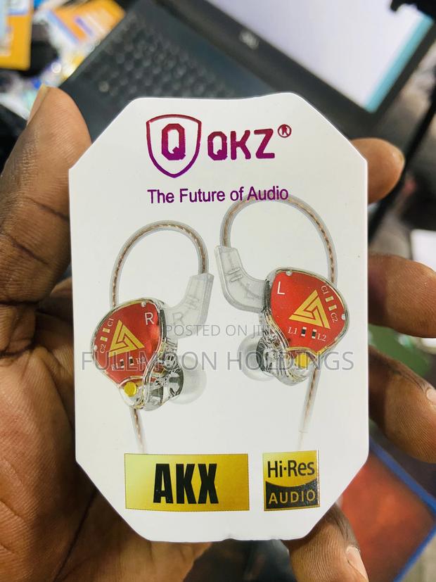 Qkz In-ear Wired Earphones Monitor Headphones Hifi · Photo 1