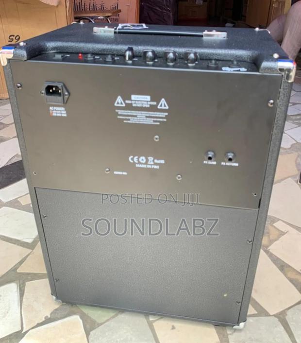 Fender Rumble Bass Amplifier · Photo 2