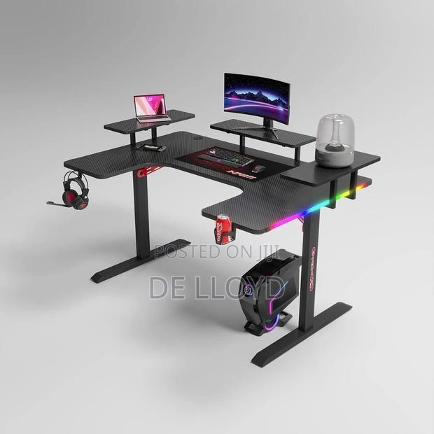 Pro Gaming Desk (160 by 60 Cm) · Photo 5