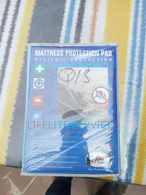 Hygienic Mattress Cover- Queen Size · Photo 1