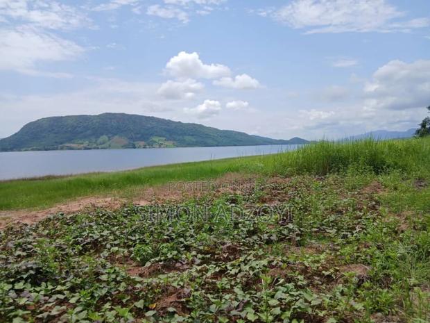 10 Acres of Land Close to Volta River for Sale · Photo 1