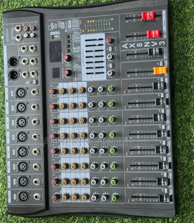 Yamaha 8 Channel Raw Mixer · Photo 1