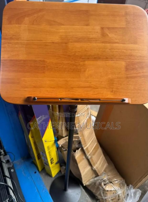 Portable Wooden Pulpit · Photo 3