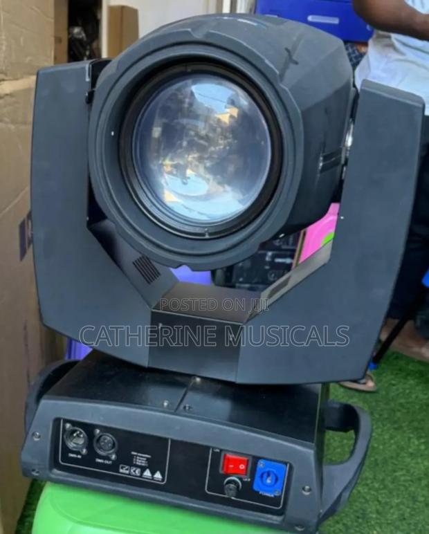 Moving Head Stage Light 220 · Photo 1