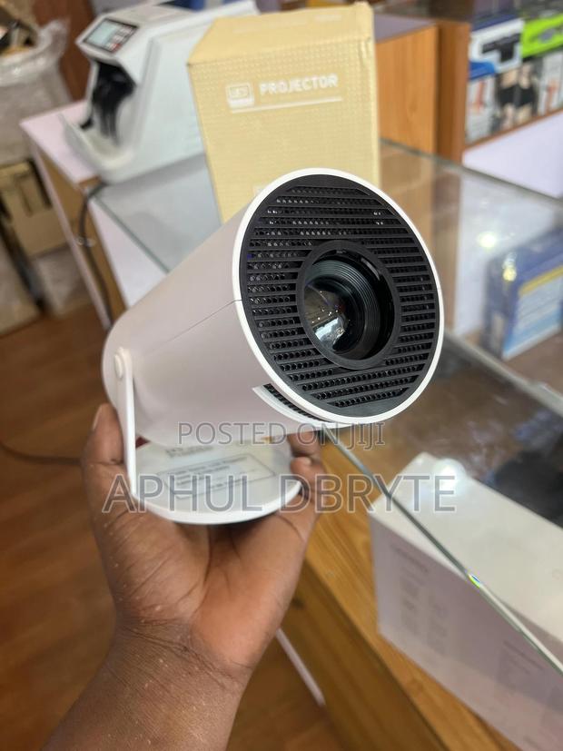 Ultra Hd High Dynamic Range Projector · Photo 3