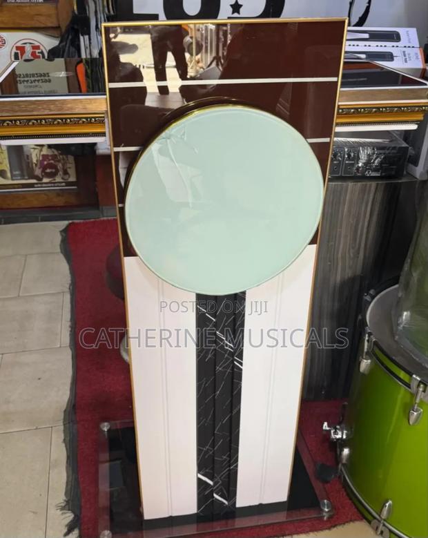 Classic Glass Pulpit · Photo 3