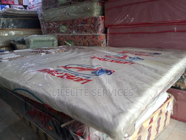 Soft Mattress Topper - King Size 2.5" · Photo 1