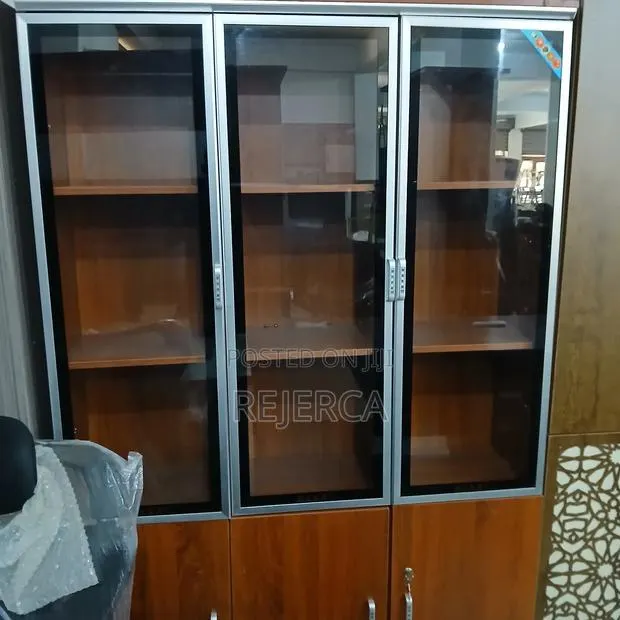 Quality Wooden Book Shelf · Photo 1
