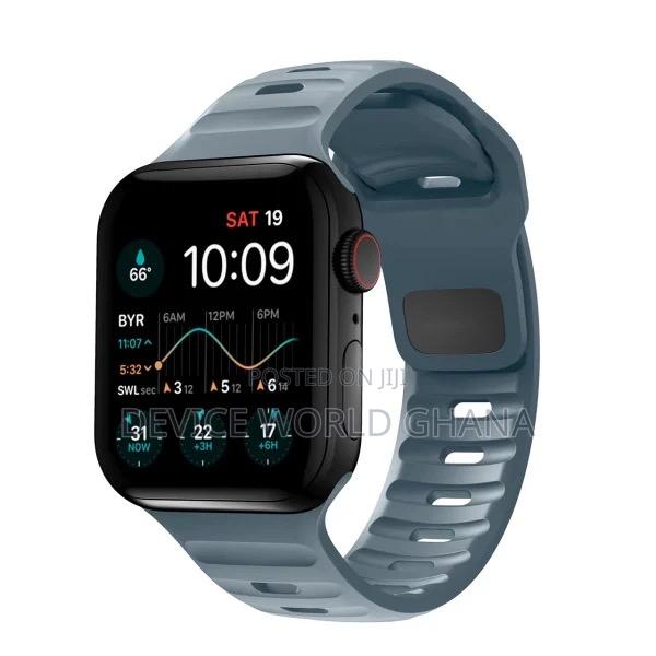 Monochrome Silicone Strap for Apple Watch All Modes S1-S10 · Photo 6