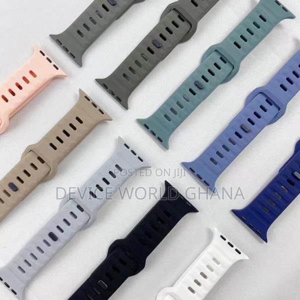 Monochrome Silicone Strap for Apple Watch All Modes S1-S10 · Photo 7