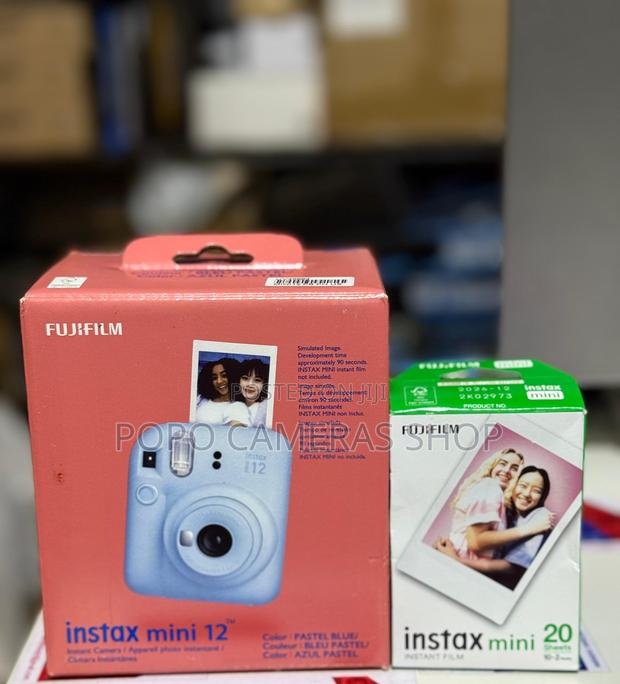 Fuji Mini Instax 12 · Photo 1