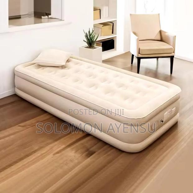 Comfort Sleep Air Mattress With Pump · Photo 1