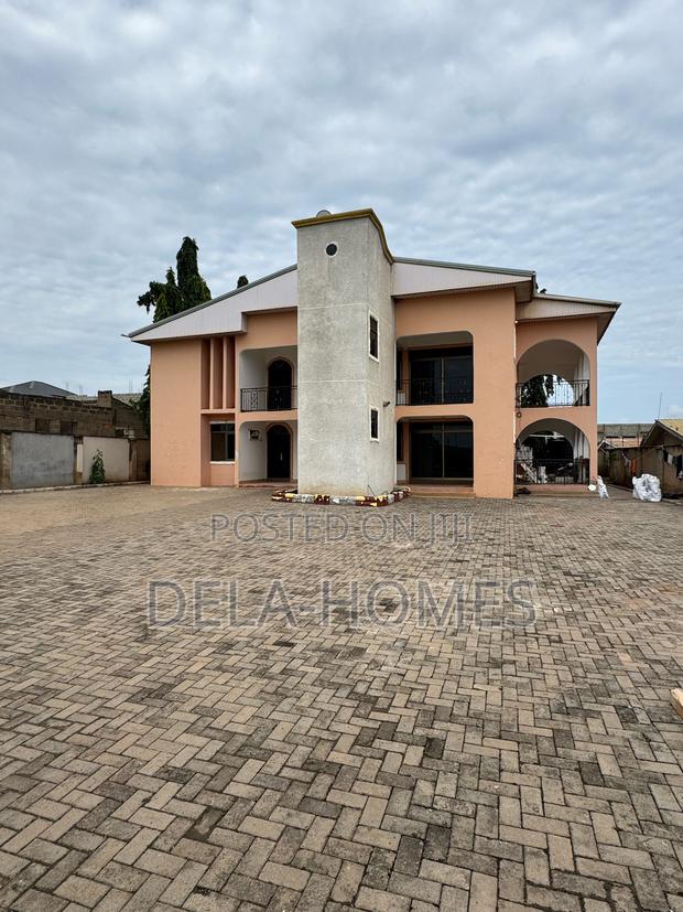 4bdrm Apartment in Adenta, Frafraha for rent · Photo 2