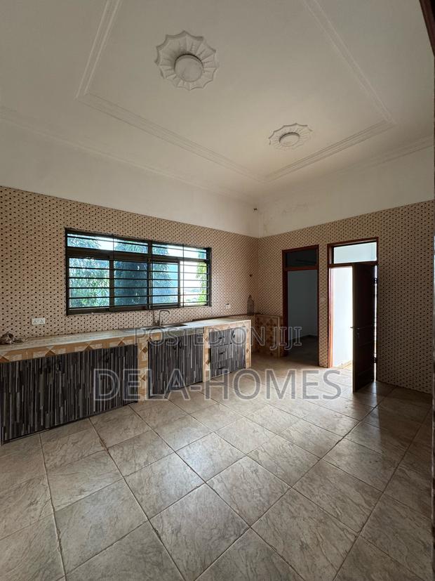 4bdrm Apartment in Adenta, Frafraha for rent · Photo 8