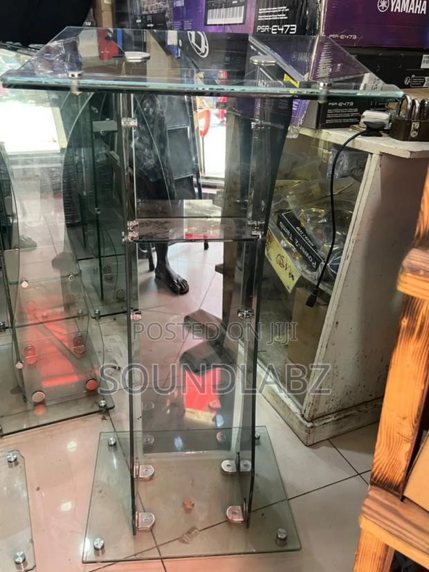 Faint Black Glass Pulpit · Photo 3