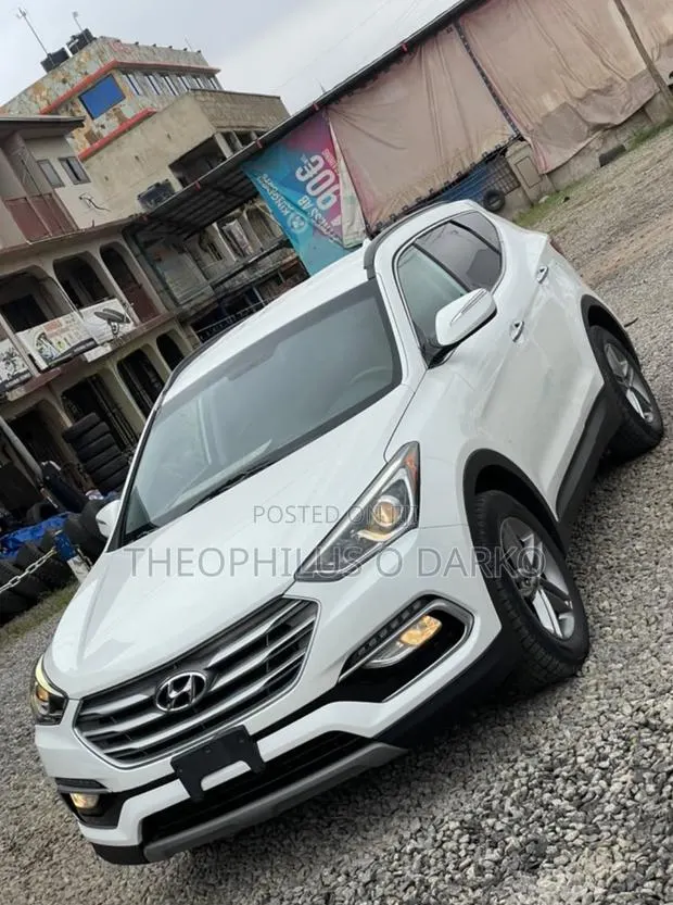 Hyundai Santa Fe SE AWD 2018 White