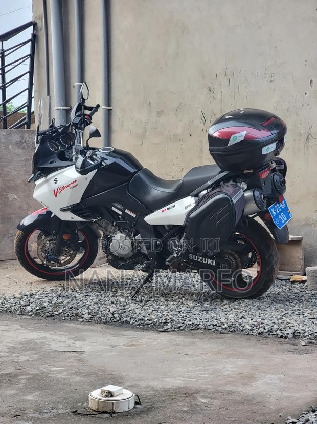 Suzuki V-Strom 2024 White · Photo 6