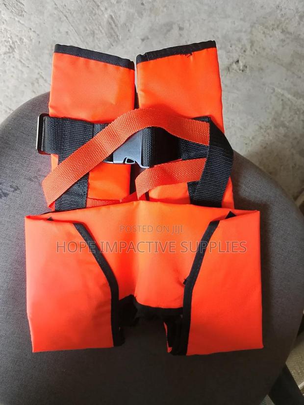 Self Inflating/Inflatable Life Jackets · Photo 3