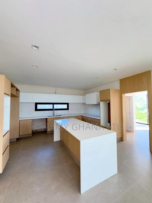 4bdrm House in Accra for sale · Photo 7