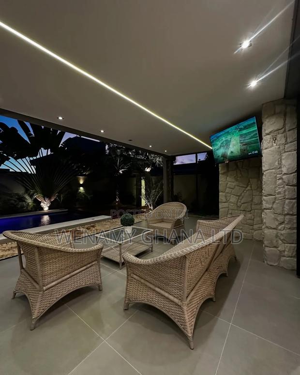 4bdrm Duplex in Accra for sale · Photo 4