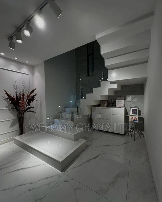 4bdrm Duplex in Accra for sale · Photo 6
