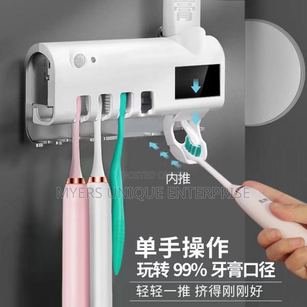 Uv Toothbrush Sterilizer for Daily Protection · Photo 1
