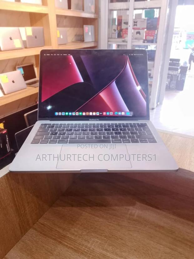 Laptop Apple MacBook 2017 8GB Intel Core I5 SSD 256GB · Photo 3