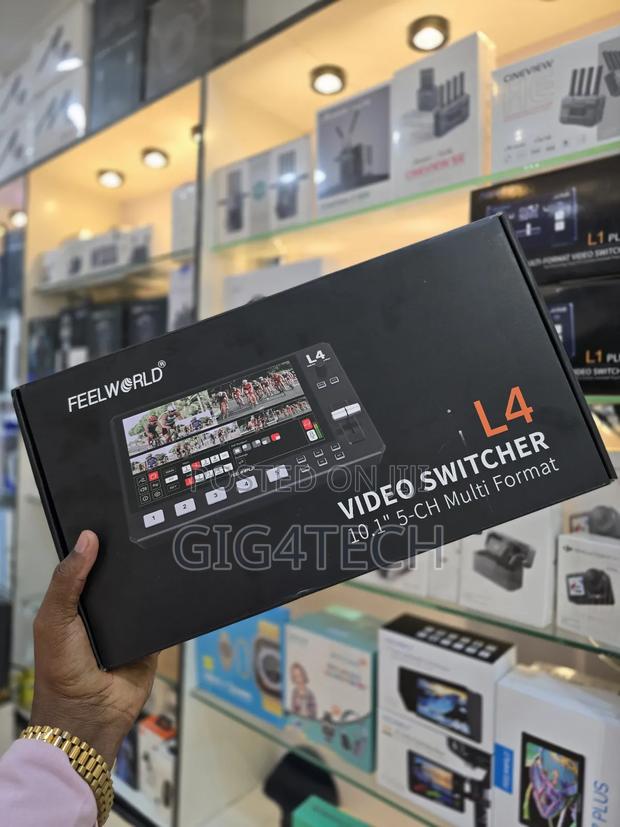 Feelworld L4 5 Channel Multi Format Video Switcher Streamer · Photo 1