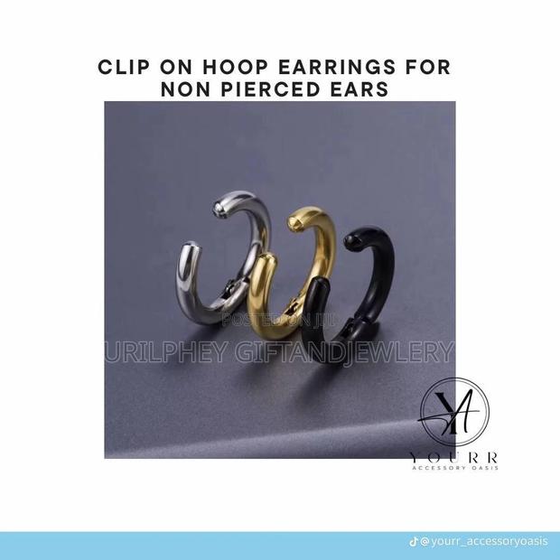 Clip on Hoop Earrings · Photo 3