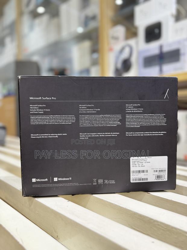 New Microsoft Surface Pro 11th Edition, a Copilot+ PC 16GB SSD 512GB · Photo 6