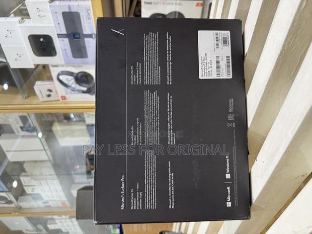 New Microsoft Surface Pro 11th Edition, a Copilot+ PC 16GB SSD 512GB · Photo 3