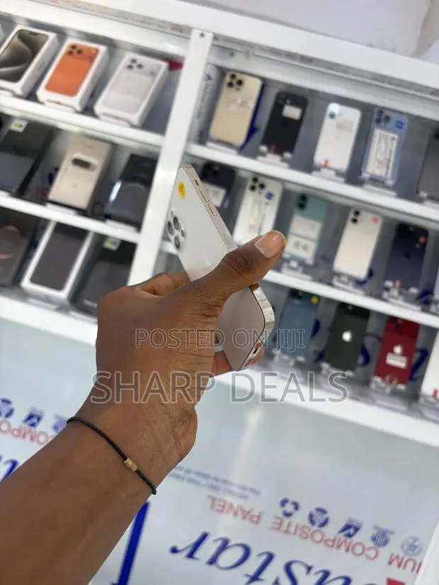 Apple iPhone 12 Pro 256 GB White · Photo 1