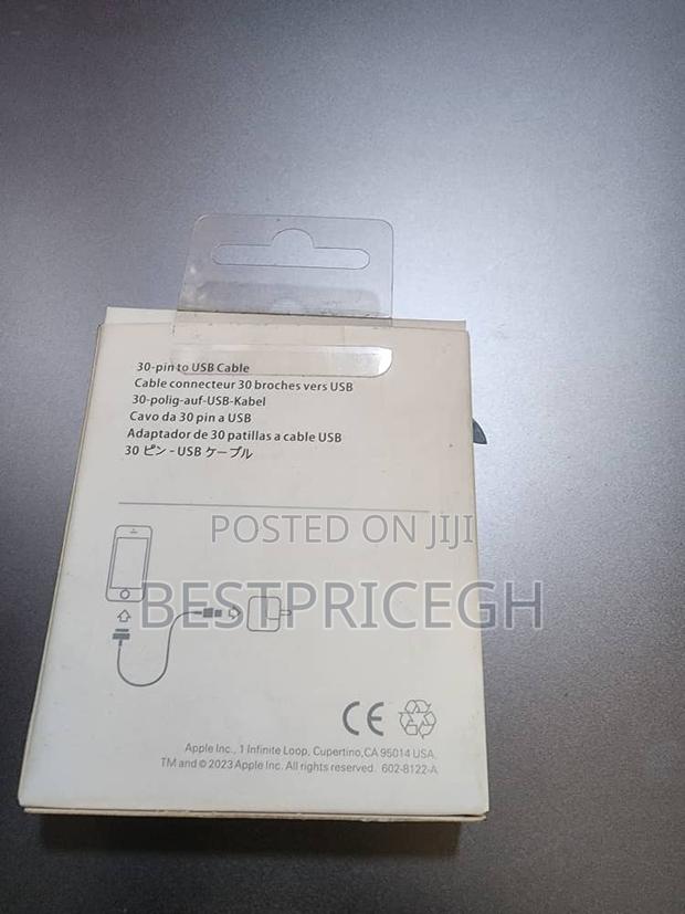 Apple 30-Pin to Usb Cable · Photo 2
