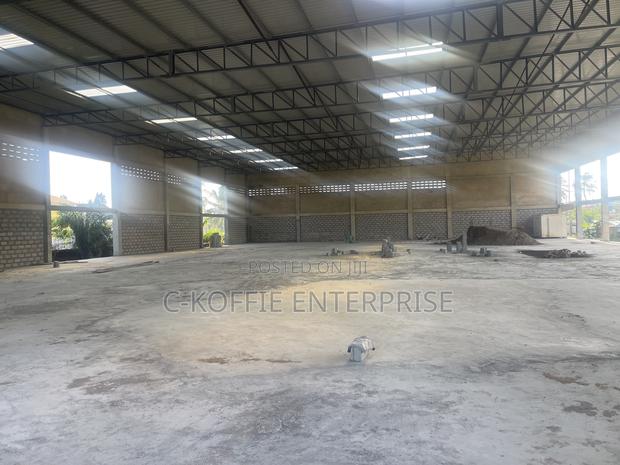 1,750 Warehouse at North Kaneshie Industrial Area for Rent · Photo 3