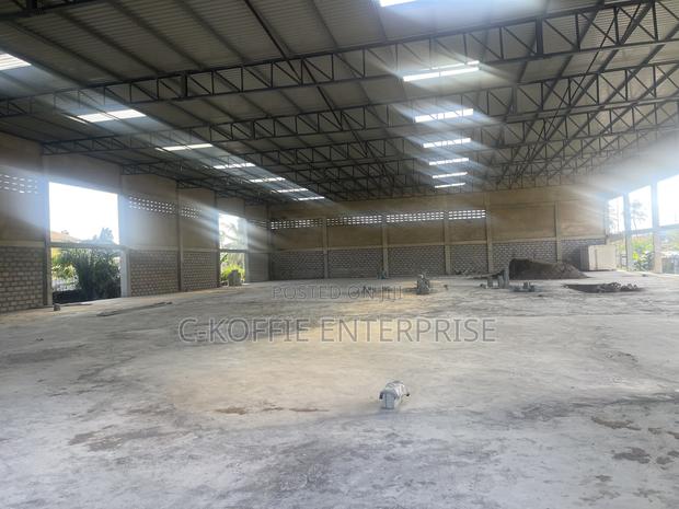1,750 Warehouse at North Kaneshie Industrial Area for Rent · Photo 4