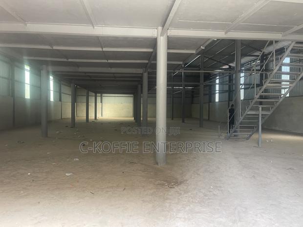 A Warehouse of 400 SQM Size at Adabraka for Rent · Photo 6