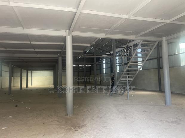 A Warehouse of 400 SQM Size at Adabraka for Rent · Photo 4