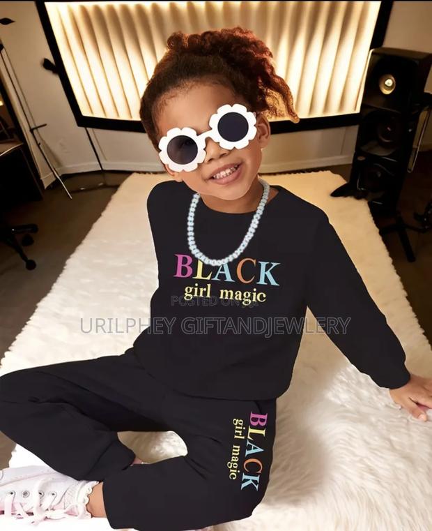 Baby Girl 2 Pieces Outfit · Photo 1